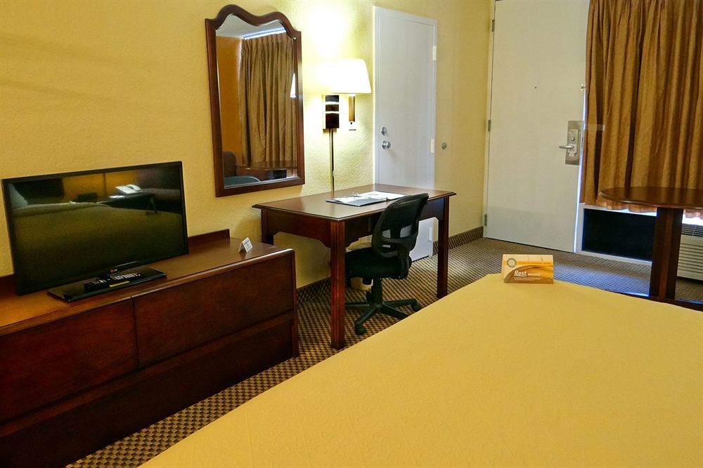 فندق نيو بورت ريتشيفي  كواليتي إن آند سويتس كونفرنس سنتر المظهر الخارجي الصورة